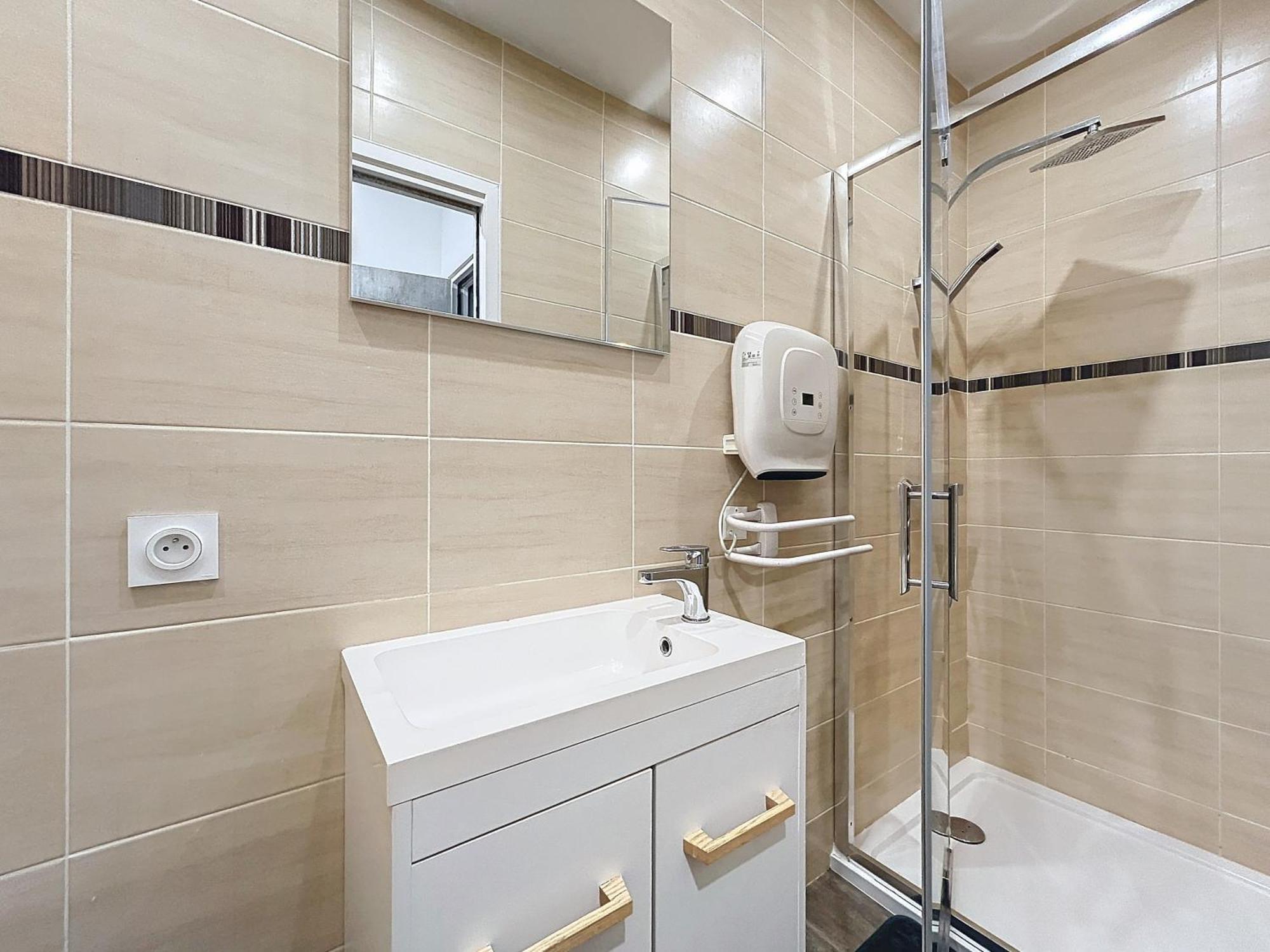 Loft Terrasse Avec Spa Proche Centre Historique Montluçon Zewnętrze zdjęcie
